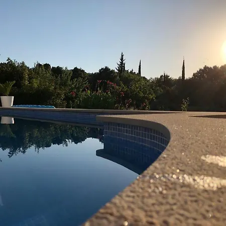 Villa Milagro - 3 Bedroom Style With Pool Near Golf Course/beaches - Air Cond. *