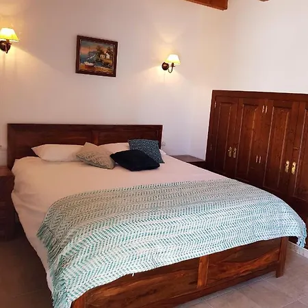 Villa Milagro - 3 Bedroom Style With Pool Near Golf Course/beaches - Air Cond. *
